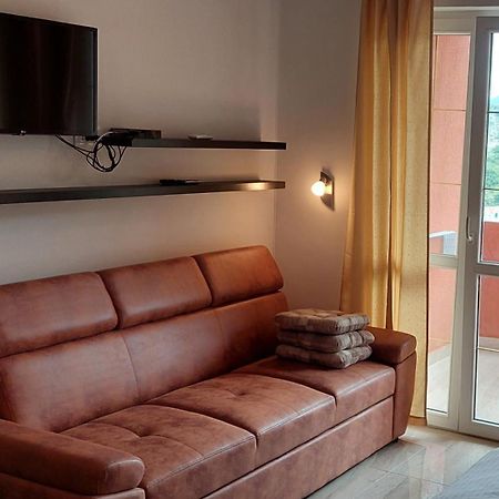 Apartments Danilo Kazanegra Светі-Стефан Екстер'єр фото